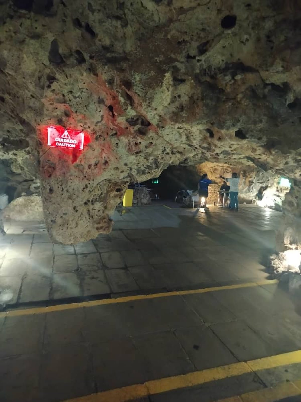 ATTRAZIONE_DISCOTECA_LA_CUEVA (1)